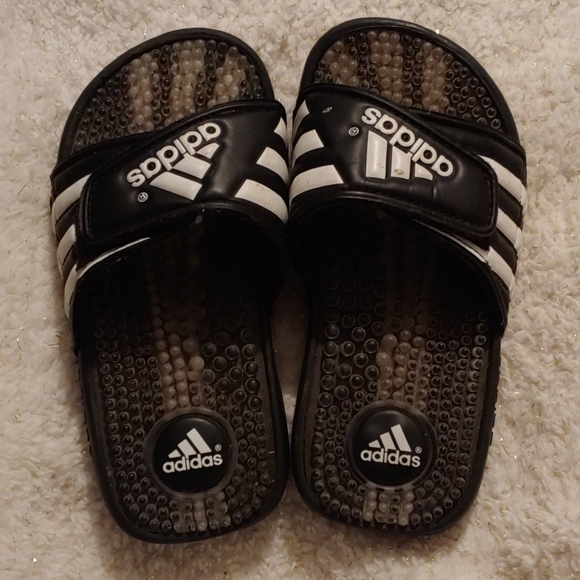 adidas kids slide
